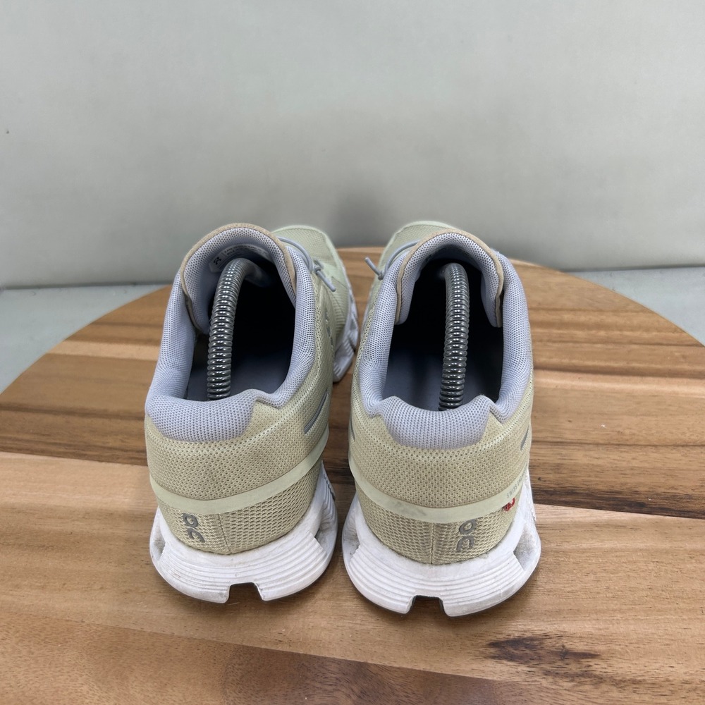 On Cloud 5 Womens Running Shoes Sand Tan Size 10.5 Low Top Sneakers Cushioned - Picture 4 of 8